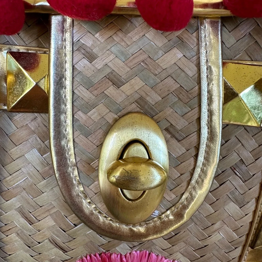 Betsey Johnson “Betseyville” Rose raffia embroidered straw bag w/leopard lining - Picture 7 of 9